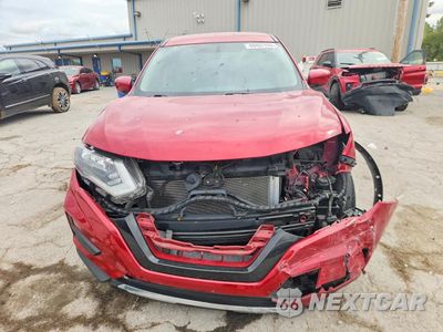 Piąte zdjęcie samochodu w środku: 2017 NISSAN ROGUE S VIN:JN8AT2MT0HW392907 - miniatura