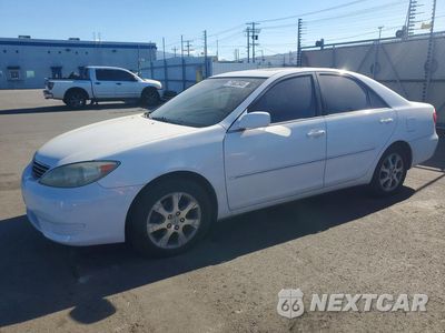 2005 TOYOTA CAMRY XLE V6 4T1BF32K85U611462 - główne zdjęcie licytacji z USA - miniatura