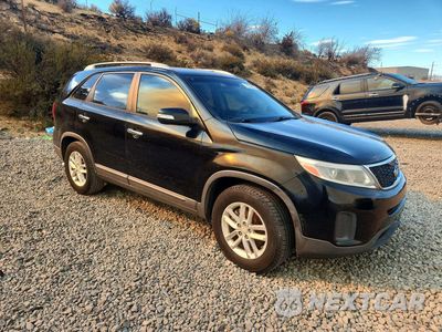 Czwarte zdjęcie samochodu z boku: 2014 KIA SORENTO LX VIN:5XYKT4A78EG442559 - miniatura