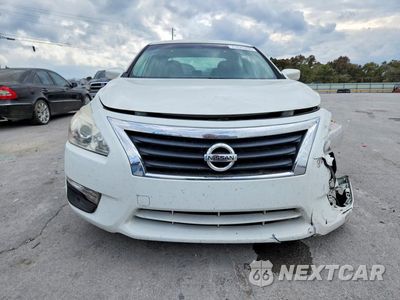 Piąte zdjęcie samochodu w środku: 2014 NISSAN ALTIMA 2.5 S VIN:1N4AL3AP3EN351588 - miniatura
