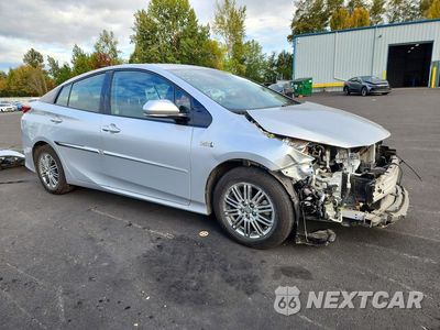 Czwarte zdjęcie samochodu z boku: 2019 TOYOTA PRIUS PRIME PLUS VIN:JTDKARFP9K3110299 - miniatura