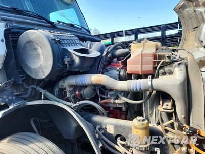 Zdjęcie 11 z 13 samochodu: 2019 VOLVO VNL SEMI TRUCK VIN:4V4NC9TJ0KN212462 - miniatura