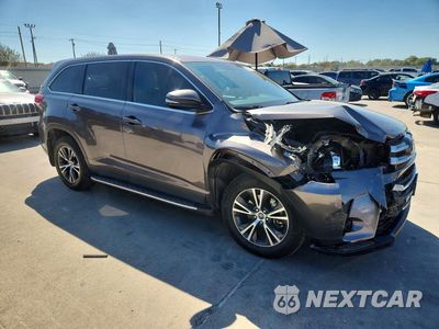 Czwarte zdjęcie samochodu z boku: 2019 TOYOTA HIGHLANDER LE VIN:5TDZZRFH0KS303309 - miniatura