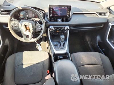 Zdjęcie 8 z 13 samochodu: 2020 TOYOTA RAV4 XLE VIN:2T3W1RFV6LW063134 - miniatura