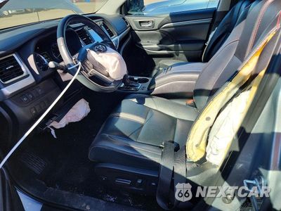 Zdjęcie 7 z 13 samochodu: 2019 TOYOTA HIGHLANDER SE VIN:5TDJZRFH6KS619181 - miniatura