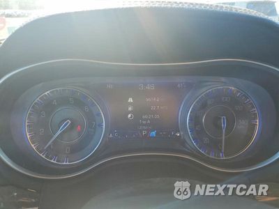 Zdjęcie 9 z 12 samochodu: 2016 CHRYSLER 300C VIN:2C3CCAEG7GH351160 - miniatura