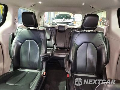 Zdjęcie 10 z 13 samochodu: 2023 CHRYSLER PACIFICA HYBRID TOURING L VIN:2C4RC1L78PR632371 - miniatura