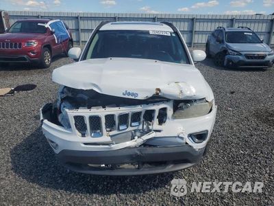 Piąte zdjęcie samochodu w środku: 2016 JEEP COMPASS LATITUDE VIN:1C4NJCEAXGD739241 - miniatura