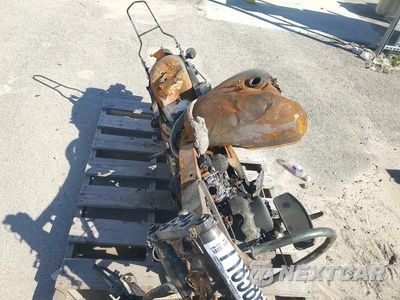 Piąte zdjęcie samochodu w środku: 2001 HONDA VT750 CD2 VIN:JH2RC44691M452602 - miniatura