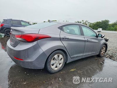 Trzecie zdjęcie samochodu z tyłu: 2016 HYUNDAI ELANTRA SE VIN:KMHDH4AE4GU645938 - miniatura