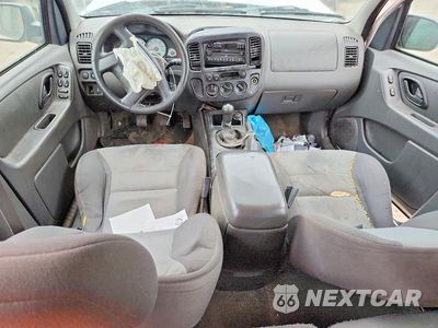 Zdjęcie 8 z 13 samochodu: 2005 FORD ESCAPE XLS VIN:1FMYU02Z55KB28731 - miniatura