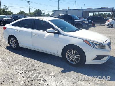 Czwarte zdjęcie samochodu z boku: 2017 HYUNDAI SONATA SE VIN:5NPE24AF2HH582885 - miniatura