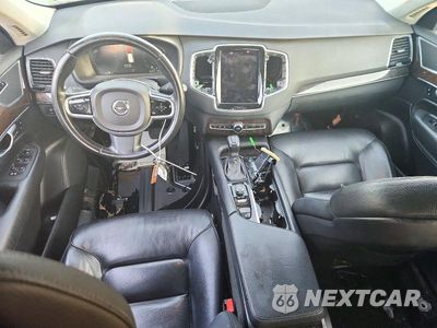 Zdjęcie 8 z 13 samochodu: 2016 VOLVO XC90 T6 VIN:YV4A22PK0G1094786 - miniatura