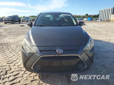 Piąte zdjęcie samochodu w środku: 2017 TOYOTA YARIS IA BASE VIN:3MYDLBYV2HY177141 - miniatura
