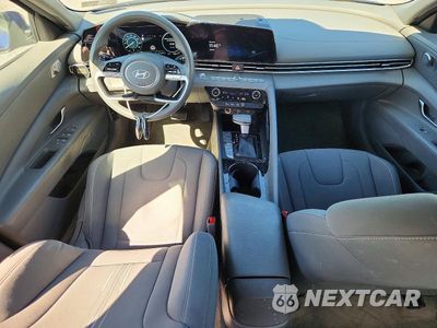 Zdjęcie 8 z 12 samochodu: 2024 HYUNDAI ELANTRA BLUE VIN:KMHLM4DJ9RU094490 - miniatura