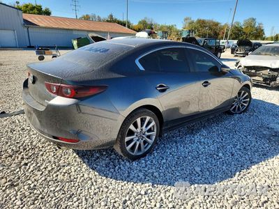 Trzecie zdjęcie samochodu z tyłu: 2023 MAZDA 3 PREFERRED VIN:3MZBPACM0PM363685 - miniatura