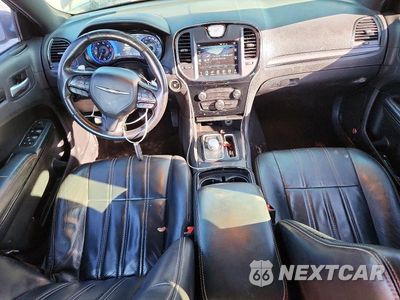 Zdjęcie 8 z 12 samochodu: 2015 CHRYSLER 300 S VIN:2C3CCAGG2FH781674 - miniatura