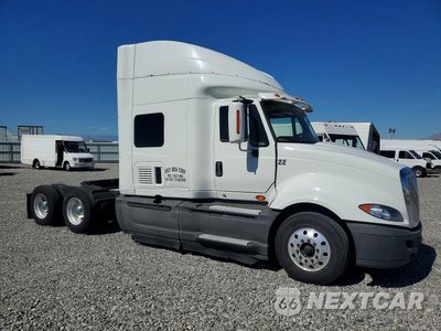 Czwarte zdjęcie samochodu z boku: 2016 INTERNATIONAL LF687 SEMI TRUCK VIN:3HSDJSNR6GN074260 - miniatura