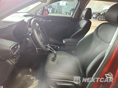 Zdjęcie 7 z 13 samochodu: 2019 HYUNDAI SANTA FE SE VIN:5NMS2CAD0KH115366 - miniatura