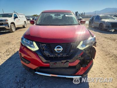 Piąte zdjęcie samochodu w środku: 2017 NISSAN ROGUE S VIN:JN8AT2MV7HW261555 - miniatura
