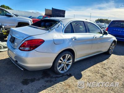 Trzecie zdjęcie samochodu z tyłu: 2018 MERCEDES-BENZ C 300 4MATIC VIN:55SWF4KB4JU241169 - miniatura