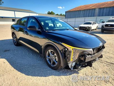 Czwarte zdjęcie samochodu z boku: 2025 KIA K4 LXS VIN:3KPFT4DEXSE135897 - miniatura