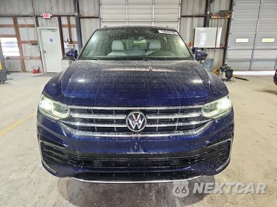 Piąte zdjęcie samochodu w środku: 2022 VOLKSWAGEN TIGUAN SEL R-LINE VIN:3VV4B7AX5NM165967 - miniatura