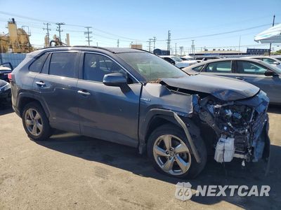 Czwarte zdjęcie samochodu z boku: 2020 TOYOTA RAV4 LIMITED VIN:JTMDWRFV4LD540181 - miniatura