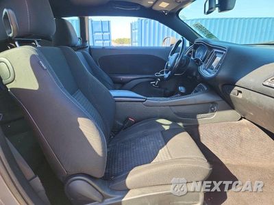 Zdjęcie 10 z 12 samochodu: 2018 DODGE CHALLENGER SXT VIN:2C3CDZAGXJH321918 - miniatura