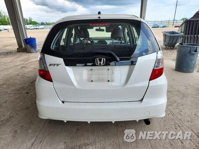 Zdjęcie 6 z 12 samochodu: 2011 HONDA FIT VIN:JHMGE8H35BS007688 - miniatura