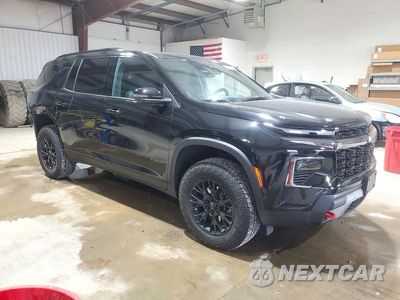 Czwarte zdjęcie samochodu z boku: 2025 CHEVROLET TRAVERSE Z71 VIN:1GNEVJRS4SJ135665 - miniatura
