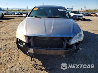 Piąte zdjęcie samochodu w środku: 2013 CHRYSLER 200 LX VIN:1C3CCBAB3DN647313 - miniatura