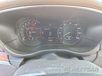 Zdjęcie 9 z 13 samochodu: 2017 LINCOLN MKC SELECT VIN:5LMCJ2C92HUL23544 - miniatura