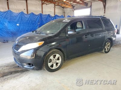 2015 TOYOTA SIENNA LE 5TDKK3DC7FS653293 - główne zdjęcie licytacji z USA - miniatura