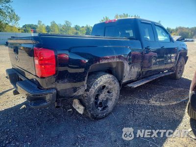 Trzecie zdjęcie samochodu z tyłu: 2018 CHEVROLET SILVERADO K1500 LT VIN:1GCVKRECXJZ338395 - miniatura