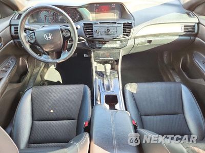 Zdjęcie 8 z 12 samochodu: 2017 HONDA ACCORD SPORT VIN:1HGCR2F5XHA192715 - miniatura