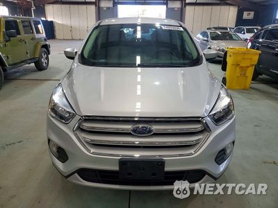 Piąte zdjęcie samochodu w środku: 2019 FORD ESCAPE SE VIN:1FMCU9GD3KUA93408 - miniatura