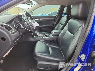 Zdjęcie 7 z 12 samochodu: 2019 CHRYSLER 300 TOURING VIN:2C3CCAAGXKH561444 - miniatura