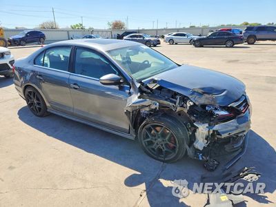 Czwarte zdjęcie samochodu z boku: 2016 VOLKSWAGEN JETTA GLI VIN:3VW4S7AJ4GM383747 - miniatura