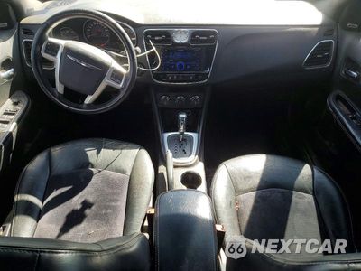 Zdjęcie 8 z 12 samochodu: 2013 CHRYSLER 200 LIMITED VIN:1C3CCBCG9DN738966 - miniatura