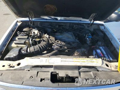 Zdjęcie 11 z 12 samochodu: 1999 FORD EXPLORER VIN:1FMDU32P7XZB40193 - miniatura