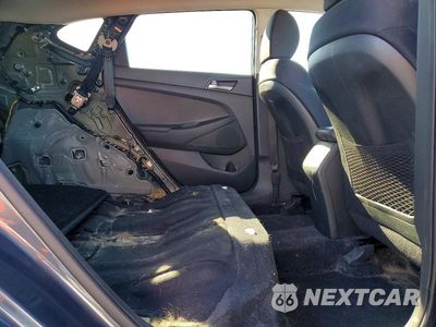 Zdjęcie 11 z 14 samochodu: 2020 HYUNDAI TUCSON SE VIN:KM8J2CA46LU170602 - miniatura