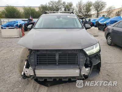 Piąte zdjęcie samochodu w środku: 2017 AUDI Q7 PREMIUM PLUS VIN:WA1LABF76HD007656 - miniatura