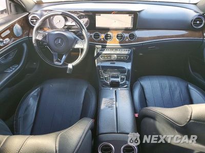 Zdjęcie 8 z 12 samochodu: 2017 MERCEDES-BENZ E 300 VIN:WDDZF4JB7HA039774 - miniatura