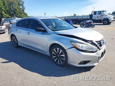 Czwarte zdjęcie samochodu z boku: 2018 NISSAN ALTIMA 2.5 SV VIN:1N4AL3AP8JC266090 - miniatura