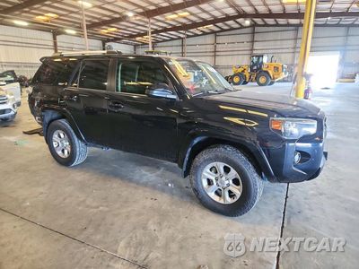 Czwarte zdjęcie samochodu z boku: 2022 TOYOTA 4RUNNER SR5 VIN:JTEMU5JR8N5980082 - miniatura