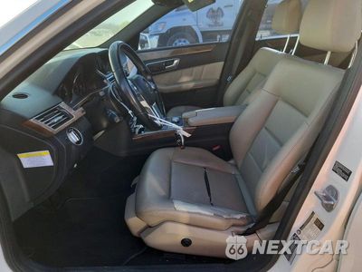 Zdjęcie 7 z 12 samochodu: 2012 MERCEDES-BENZ E 350 VIN:WDDHF5KB3CA645324 - miniatura