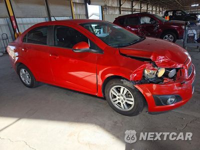 Czwarte zdjęcie samochodu z boku: 2013 CHEVROLET SONIC LT VIN:1G1JC5SH8D4154104 - miniatura
