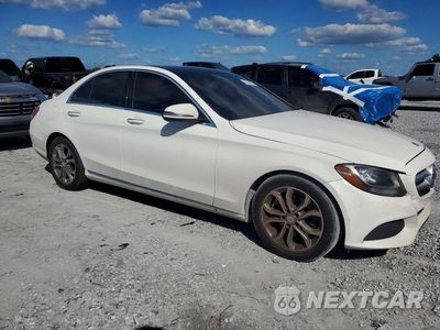 Czwarte zdjęcie samochodu z boku: 2017 MERCEDES-BENZ C 300 VIN:55SWF4JB4HU206515 - miniatura