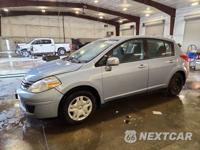 2011 NISSAN VERSA 1.8 S 3N1BC1CP9BL445876 - główne zdjęcie licytacji z USA - miniatura